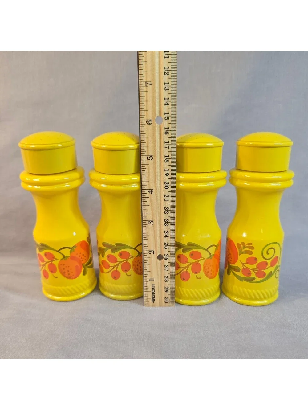 Vtg Avon Salt & Pepper Shakers Pennsylvania Dutch Yellow Orange '70s Retro 5.5